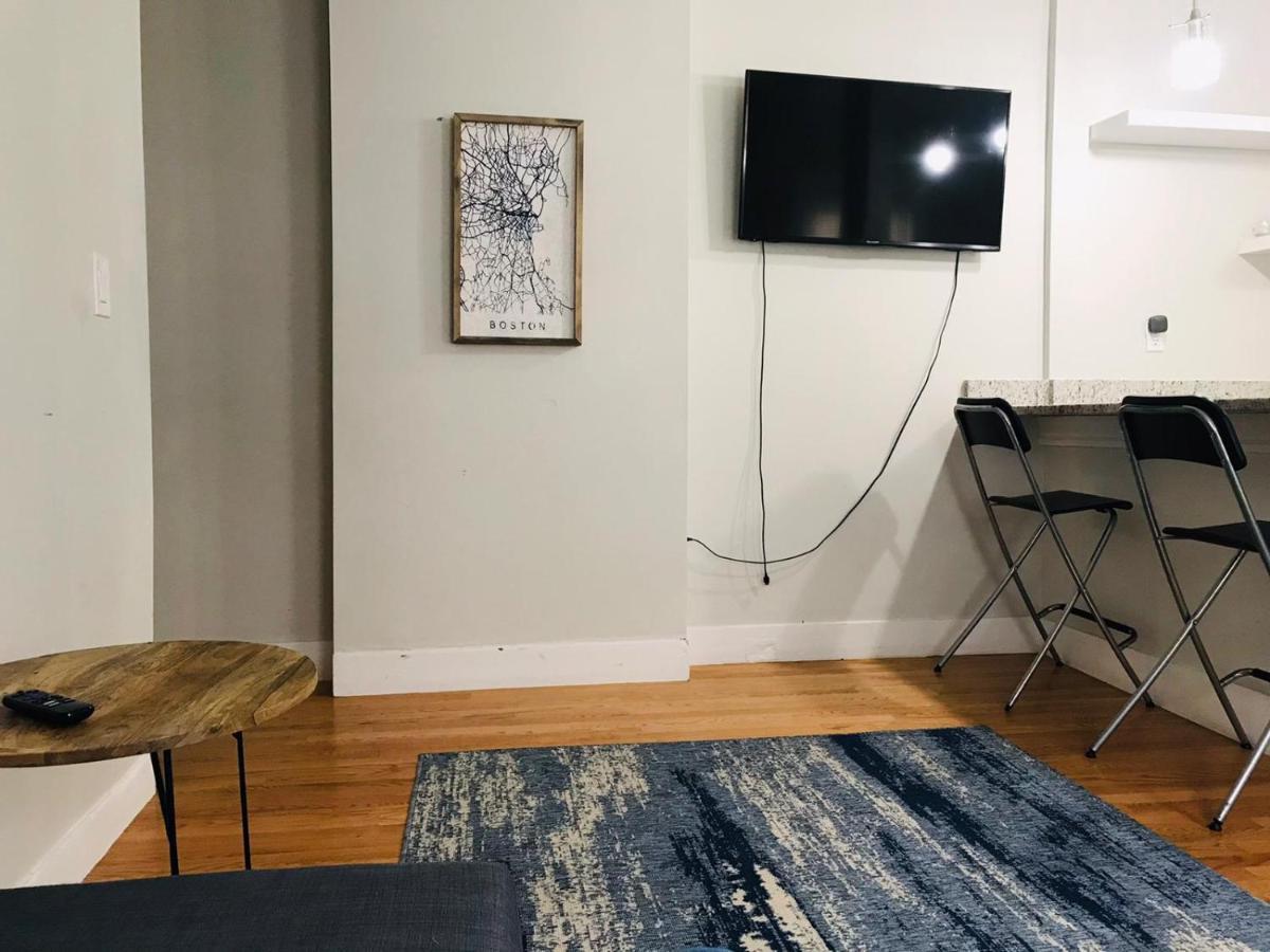 Renovated, 10 Min From The City Boston Bagian luar foto