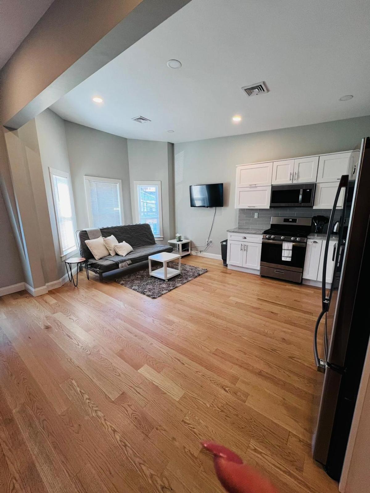 Renovated, 10 Min From The City Boston Bagian luar foto