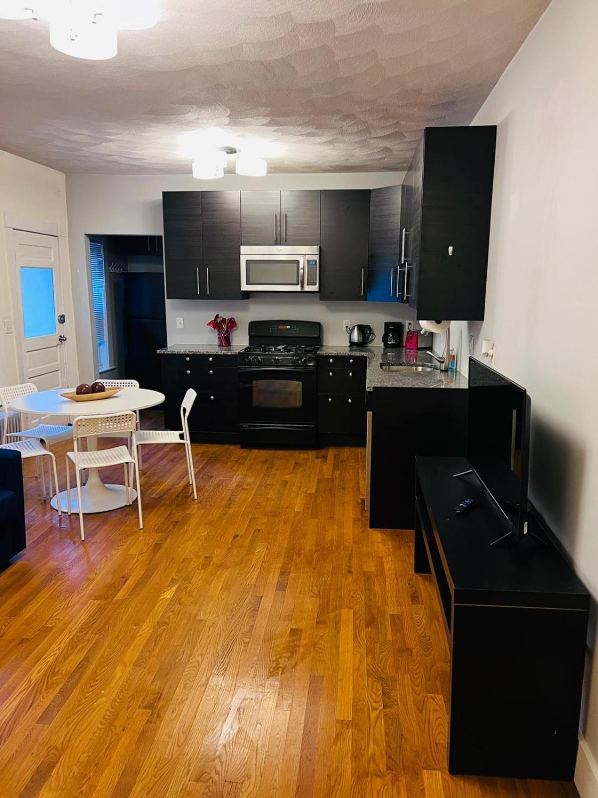 Renovated, 10 Min From The City Boston Bagian luar foto